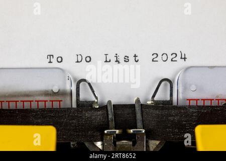 To Do List 2024 - écrit sur une vieille machine à écrire Banque D'Images