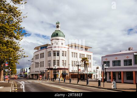 Napier, Nouvelle-Zélande, septembre 30 2017 : l'architecture art déco historique sur un début de printemps à Napier Nouvelle-Zélande Banque D'Images