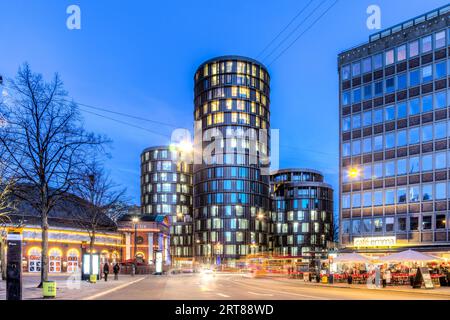 Copenhague, Danemark, 11 mars 2017 : vue nocturne des tours Axel modernes Banque D'Images