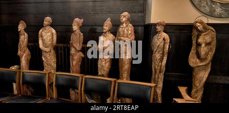 Figurines de la Nativité exposées à St. Philip's Cathedral, Birmingham, Angleterre, Royaume-Uni Banque D'Images