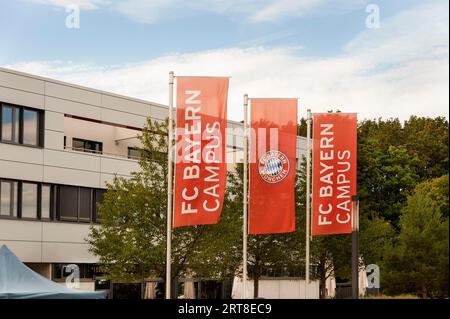 Campus du FC Bayern, centre d'entraînement des jeunes du FC Bayern, sites pour les équipes féminines et toutes les équipes de football des jeunes, quartier de Freimann, Munich Banque D'Images