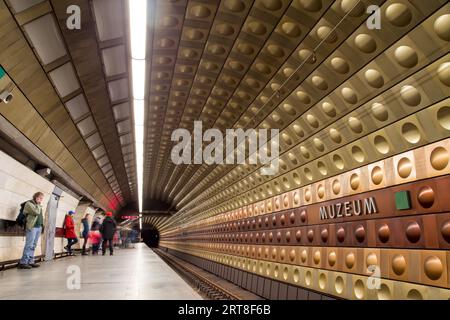 Prague, République tchèque, 20 mars 2017 : vue intérieure de la station de métro Muzeum Banque D'Images