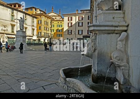 Brescia, une belle ville italienne riche en histoire et en preuves archéologiques et des œuvres d'art et d'architecture Banque D'Images