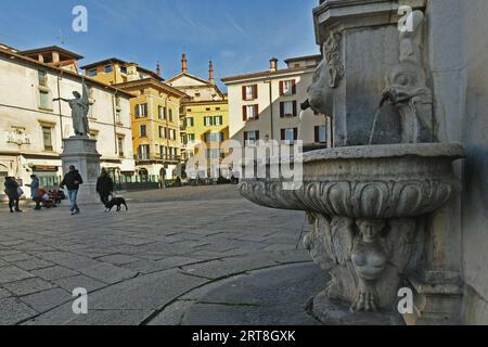 Brescia, une belle ville italienne riche en histoire et en preuves archéologiques et des œuvres d'art et d'architecture Banque D'Images