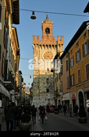 Brescia, une belle ville italienne riche en histoire et en preuves archéologiques et des œuvres d'art et d'architecture Banque D'Images