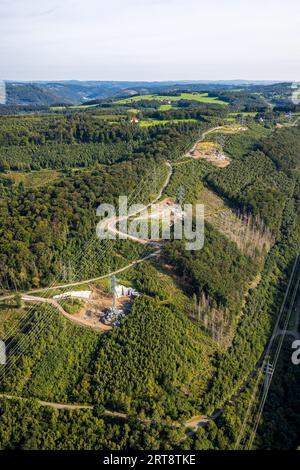 Vue aérienne, Hagen-Hohenlimburg, ligne AMPRION, réseau haute tension de ligne électrique dans la région forestière de Menhagen, Letmathe, Iserlohn, région de la Ruhr, Rhin du Nord-Wes Banque D'Images