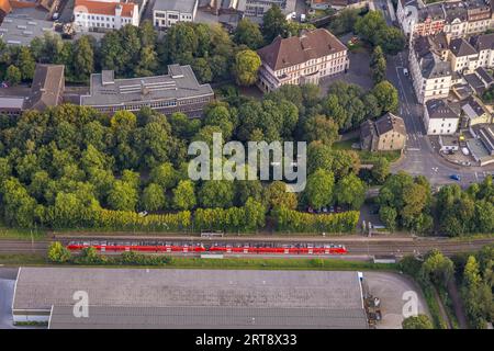 Vue aérienne, gare Hasper, Christian-Rohlfs-Gymnasium, Haspe, Hagen, Ruhr area, Rhénanie du Nord-Westphalie, Allemagne, Gare, éducation, éducation Banque D'Images