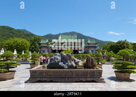 Da Nang, Vietnam - août 21 2018 : Pagode Linh Ung au sommet de la montagne son Tra. Banque D'Images