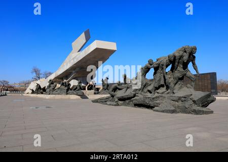 Tangshan - 5 décembre 2017 : sculpture du parc des ruines du tremblement de terre de tangshan, ville de tangshan, province de hebei, Chine. Banque D'Images