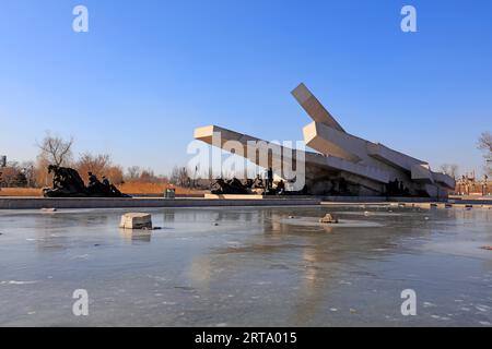 Tangshan - 5 décembre 2017 : sculpture du parc des ruines du tremblement de terre de tangshan, ville de tangshan, province de hebei, Chine. Banque D'Images