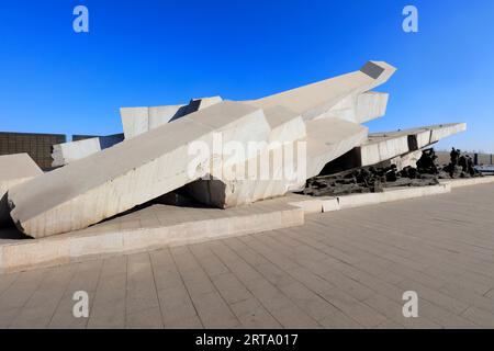 Tangshan - 5 décembre 2017 : sculpture du parc des ruines du tremblement de terre de tangshan, ville de tangshan, province de hebei, Chine. Banque D'Images