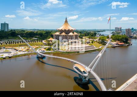 Paysage du front de mer de la rivière Sarawak à Kuching, Sarawak, Malaisie orientale Banque D'Images