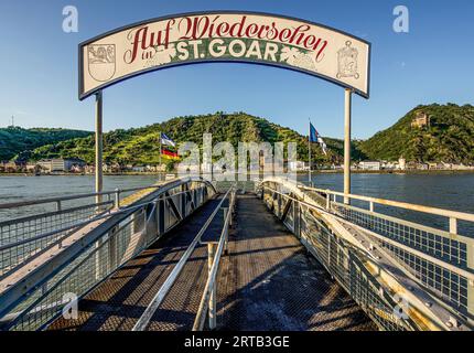 Landungsbrücke am Rhein à St. Goar surplombant St. Goarshausen, Vallée du Rhin moyen supérieur, Rhénanie-Palatinat, Allemagne Banque D'Images