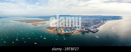 Panorama d'Exmouth et River exe d'un drone, Dawlish Warren, Devon, Angleterre, Europe Banque D'Images