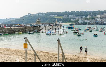 Le port de St Ives, North Cornwall, Royaume-Uni. Prise le 7 septembre 2023. Banque D'Images