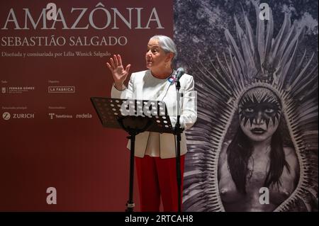 Madrid, Espagne. 12 septembre 2023. Lelia Wanick Salgado lors de l'inauguration de l'exposition AMAZONIA à Fernan Gomez Centro Cultural de la Villa de Madrid. Sebastiao Salgado a entrepris un voyage photographique et humain pendant sept ans qui l’a amené à découvrir les zones les plus reculées de la jungle amazonienne et de ses habitants, montrant plus de 200 photographies en noir et blanc dans l’exposition. Crédit : Marcos del Mazo/Alamy Live News Banque D'Images