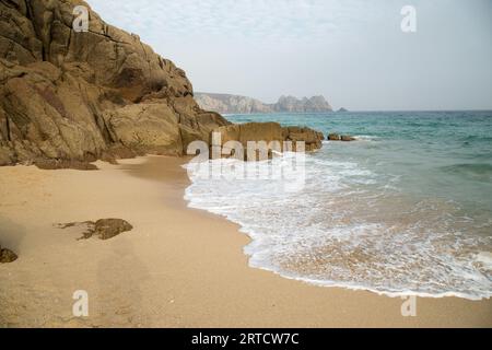 Porth Curno Porthcurno plage Cornwall Banque D'Images