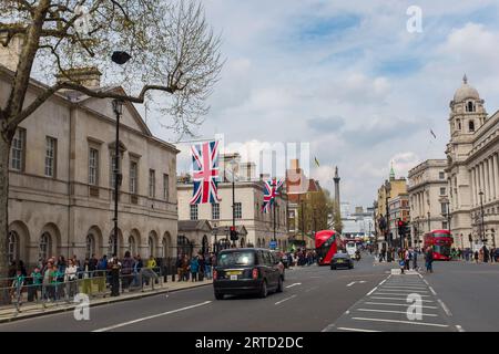 Londres, Royaume-Uni, 2023. L'entrée du Trésor de sa Majesté sur Horse Guards Road, en face du nouveau Raffles London à l'hôtel OWO (ouverture en septembre 2023) Banque D'Images
