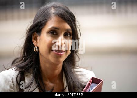 Londres, Royaume-Uni. 12 septembre 2023. Claire Coutinho, secrétaire à l'énergie, quitte une réunion du cabinet au 10 Downing Street London. Crédit : Ian Davidson/Alamy Live News Banque D'Images