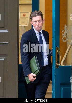 Londres, Angleterre, Royaume-Uni. 12 septembre 2023. KEN MCCALLUM, directeur général du MI5, quitte le bureau du Cabinet. (Image de crédit : © Tayfun Salci/ZUMA Press Wire) USAGE ÉDITORIAL SEULEMENT! Non destiné à UN USAGE commercial ! Banque D'Images