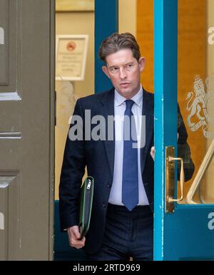 Londres, Angleterre, Royaume-Uni. 12 septembre 2023. KEN MCCALLUM, directeur général du MI5, quitte le bureau du Cabinet. (Image de crédit : © Tayfun Salci/ZUMA Press Wire) USAGE ÉDITORIAL SEULEMENT! Non destiné à UN USAGE commercial ! Banque D'Images