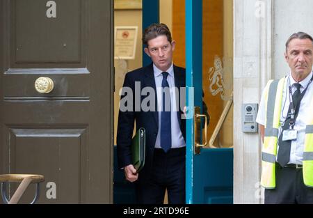 Londres, Angleterre, Royaume-Uni. 12 septembre 2023. KEN MCCALLUM, directeur général du MI5, quitte le bureau du Cabinet. (Image de crédit : © Tayfun Salci/ZUMA Press Wire) USAGE ÉDITORIAL SEULEMENT! Non destiné à UN USAGE commercial ! Banque D'Images