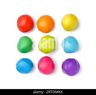 Ensemble de pâte de jeu colorée sur fond blanc Banque D'Images