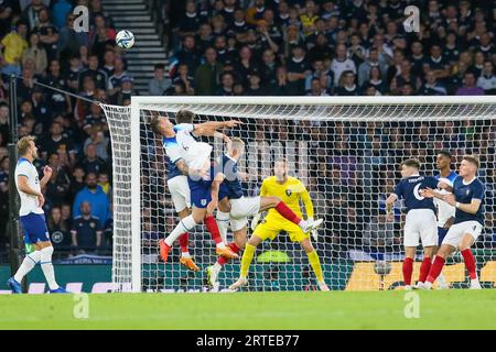 Glasgow, Royaume-Uni. 12 septembre 2023. Pour commémorer le tout premier match international entre l'Écosse et l'Angleterre en 1872, un Anniversary Heritage Match a été joué au Hampden Park, Glasgow, Écosse, Royaume-Uni entre l'Écosse et l'Angleterre. Il s'agit de la plus ancienne rivalité internationale du football, car les équipes se sont rencontrées pour la dernière fois dans la phase de groupes de l'Euro 2020 lorsque le score était de 0 - 0 . Crédit : Findlay/Alamy Live News Banque D'Images