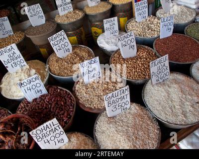 Grains à vendre sur un marché à Zanzibar ; Zanzibar Banque D'Images