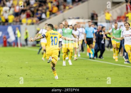 Nicolae Stanciu de Roumanie célèbre le premier but de son équipe pour marquer le score lors de l'UEFA Euro 2024, qualifications européennes, match de football du Groupe I entre la Roumanie et le Kosovo le 12 septembre 2023 à l'Arena Nationala de Bucarest, Roumanie Banque D'Images