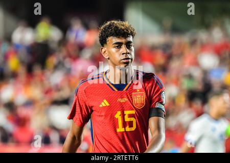 Grenade, Grenade. 12 septembre 2023. GRENADE, ESPAGNE - 12 SEPTEMBRE : Lamine Yamal d'Espagne réagit lors du match entre l'équipe nationale d'Espagne et la Fédération chypriote de football des qualifications européennes de la FIFA le 12 septembre 2023 au Nuevo Los Carmenes à Grenade, Espagne. (Photo de Samuel Carreño/ crédit : PX Images/Alamy Live News Banque D'Images