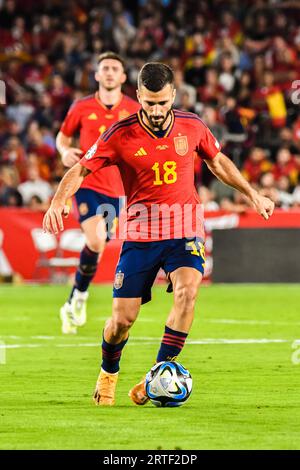 Grenade, Grenade. 12 septembre 2023. GRENADE, ESPAGNE - 12 SEPTEMBRE : Gaya d'Espagne tire le ballon lors du match entre l'équipe nationale d'Espagne et la Fédération chypriote de football de qualification européenne de la FIFA le 12 septembre 2023, au Nuevo Los Carmenes à Grenade, en Espagne. (Photo Samuel Carreño/ PxImages/Sipa USA) crédit : SIPA USA/Alamy Live News Banque D'Images