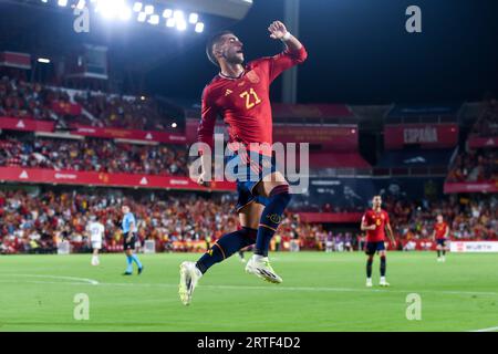 Grenade, Espagne. 12 septembre 2023. Ferran Torres, d'Espagne, célèbre les buts lors du match de qualification de la ronde de groupes pour le Championnat d'Europe de l'UEFA 2024 entre l'Espagne et Chypre à Grenade, en Espagne, le 12 septembre 2023. Crédit : Gustavo Valient/Xinhua/Alamy Live News Banque D'Images