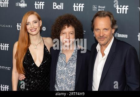 Toronto, Canada. 12 septembre 2023. Jessica Chastain, Michel Franco et Peter Sarsgaard assistent à la première mémoire au Festival international du film de Toronto 2023 au Royal Alexandra Theatre, le 12 septembre 2023 à Toronto, en Ontario. Photo : PICJER/imageSPACE/Sipa USA crédit : SIPA USA/Alamy Live News Banque D'Images