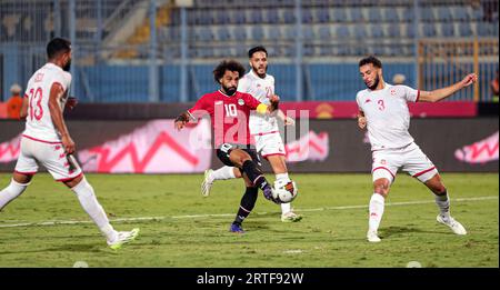 Le Caire, Égypte. 12 septembre 2023. Mohamed Salah (2e L) d’Égypte concourt au match amical international entre l’Égypte et la Tunisie au Caire, en Égypte, le 12 septembre 2023. Crédit : Ahmed Gomaa/Xinhua/Alamy Live News Banque D'Images