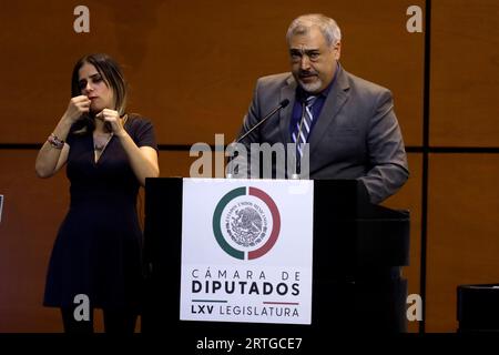 Non exclusif : 12 septembre 2023, Mexico, Mexique : Julio Darwish, fondateur de l'Association des observateurs des phénomènes anormaux non identifiés de Banque D'Images