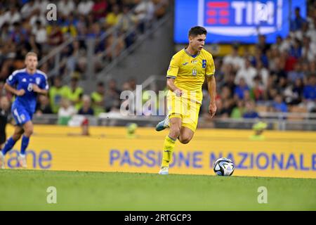 Non exclusif : MILAN, ITALIE - 12 SEPTEMBRE 2023 - Un milieu de terrain de l'équipe nationale ukrainienne Heorhii Sudakov est vu en action pendant l'UEFA EURO Banque D'Images