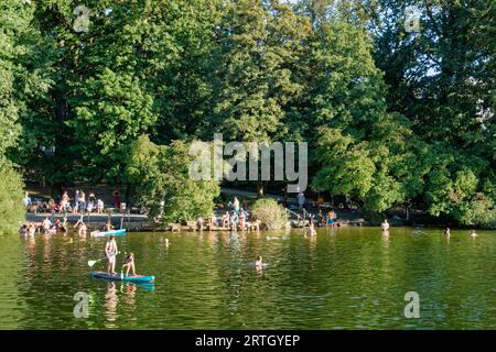 Schlachtensee, Badesee, Sommer à Berlin, See, Bezirk Steglitz-Zehlendorf, Grunewald, Berlin, Allemagne, Europa Banque D'Images