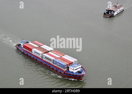 Haiphong, Vietnam. 13 septembre 2023. L'illustration montre le port de Haiphong lors d'une mission commerciale du gouvernement flamand au Vietnam, mercredi 13 septembre 2023. BELGA PHOTO DIRK WAEM crédit : Belga News Agency/Alamy Live News Banque D'Images