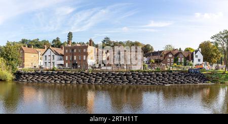 Bewdley, Royaume-Uni. 13 septembre 2023. Travaux de défense contre les inondations en cours à Beale's Corner dans la ville de Bewdley, Worcestershire. Crédit : Lee Hudson/Alamy Banque D'Images