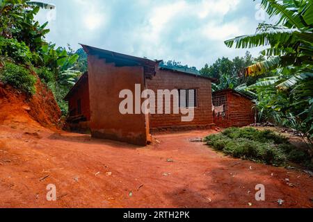 Paysages africains avec des maisons et des fermes agricoles dans les montagnes Uluguru, Tanzanie Banque D'Images