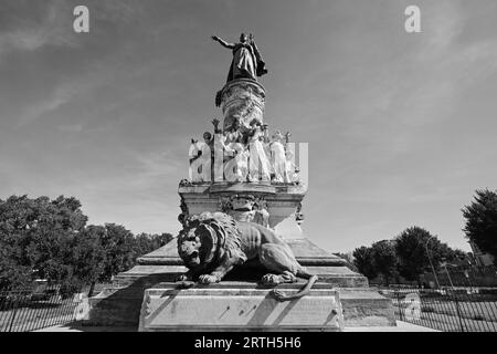 AVIGNON FRANCE MONUMENT DU COMTAT TRIOMPHE DE LA RÉPUBLIQUE Banque D'Images