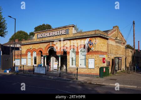 Rotherhithe Station, Brunel Road, Londres, Royaume-Uni Banque D'Images