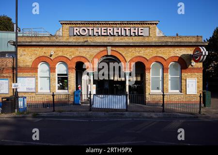 Rotherhithe Station, Brunel Road, Londres, Royaume-Uni Banque D'Images