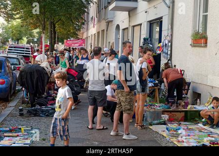 Baumscheibenfest dans Alt-Treptow im Berlin am 9,9.23. Trägerverein ist die Kunger-Kiez-Initiative. Banque D'Images