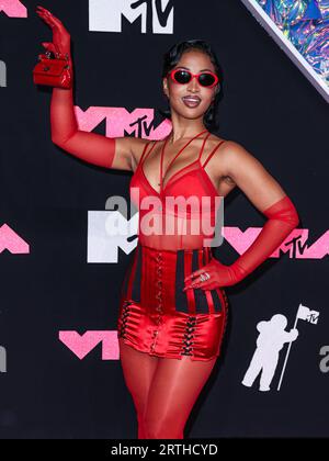 Newark, États-Unis. 12 septembre 2023. NEWARK, NEW JERSEY, États-Unis - 12 SEPTEMBRE : Shenseea arrive aux MTV Video Music Awards 2023 qui se tiennent au Prudential Center le 12 septembre 2023 à Newark, New Jersey, États-Unis. (Photo de Xavier Collin/image Press Agency) crédit : image Press Agency/Alamy Live News Banque D'Images