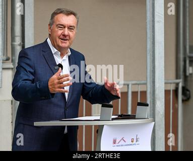 Hanau, Deutschland. 13 septembre 2023. 13 septembre 2023, xpsx, local Hanau ouverture de la Maison du droit de la Jeunesse, de gauche à droite Claus Kaminsky (Maire de Hanau) crédit : dpa/Alamy Live News Banque D'Images