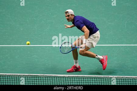 Jack Draper de Grande-Bretagne en action contre l'australien Thanasi Kokkinakis lors du match de la phase de groupes de la coupe Davis à l'AO Arena, Manchester. Date de la photo : mercredi 13 septembre 2023. Banque D'Images
