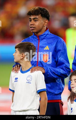 Grenade, Espagne. 12 septembre 2023. GRENADE, ESPAGNE - 12 SEPTEMBRE : Lamine Yamal d'Espagne lors du match de qualification européen de l'UEFA EURO 2024 entre l'Espagne et Chypre au Nuevo Los Carmenes le 12 septembre 2023 à Grenade, Espagne. (Image de crédit : © Samuel Gonzalez/DAX via ZUMA Press Wire) USAGE ÉDITORIAL SEULEMENT! Non destiné à UN USAGE commercial ! Banque D'Images