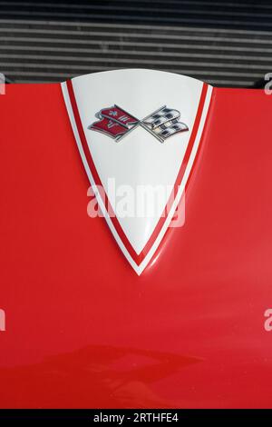Gros plan d'une Corvette rouge brillant de Chevrolet Banque D'Images